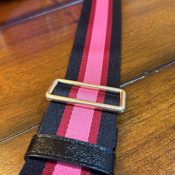 Fun pink, red & black Marc Jacobs with matching striped adjustable guitar strap - Picture 14 of 14